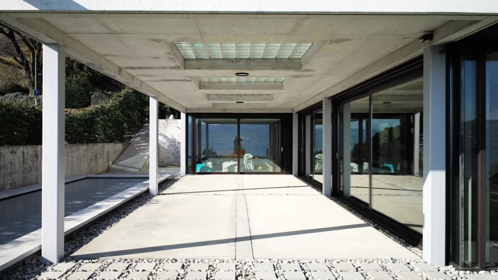 Metallbau Fenster- und Türelemente am Einfamilienhaus in Oberrieden am Zürichsee